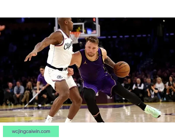 东契奇腿筋受伤老詹重回持球核心湖人依赖41岁老将撑局面